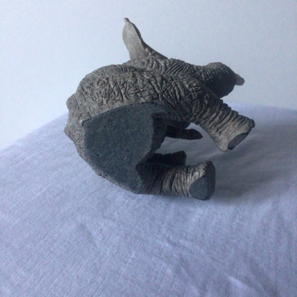 Elephant with Bird figurine - Picture 7 of 7